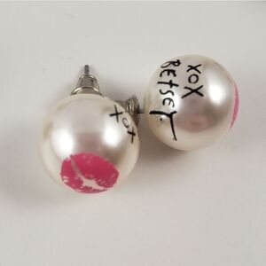 Authentic Betsey Johnson Pearl XOXO Earr
